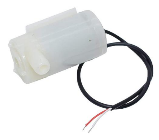 تغذية مزرعة بالطاقة الشمسية مع تحسين معامل الاستطاعة