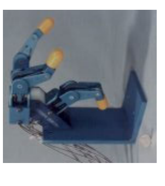 نماذج التحكم في الذراع الروبوتية الصناعية